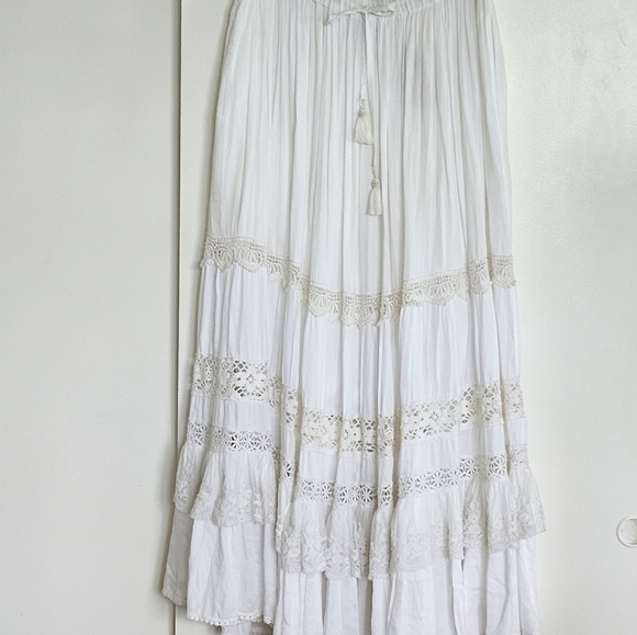 House of Skye Stella Maxi Skirt Size M/L - Picture 2 of 16